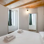 Family-friendly In Isola District Apartment *