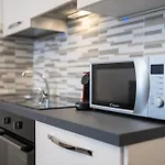 Family-friendly In Isola District Apartment Milan