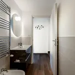 Family-friendly In Isola District Apartment Milan