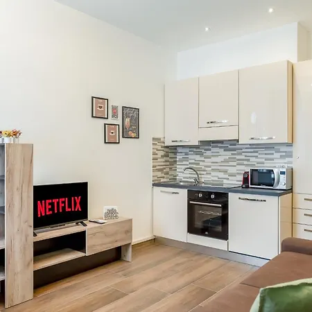 Family-friendly In Isola District Appartamento *
