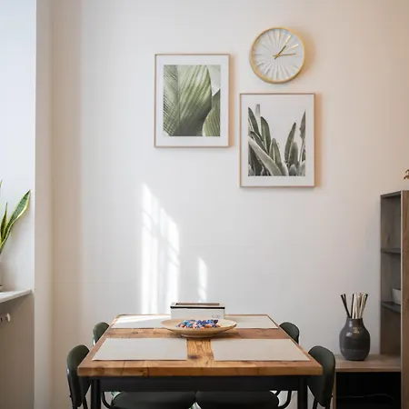 Family-friendly In Isola District Appartamento Milano